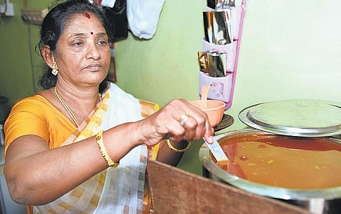 வானவில் பெண்கள்: சூப் கடையால் சீரான வாழ்க்கை