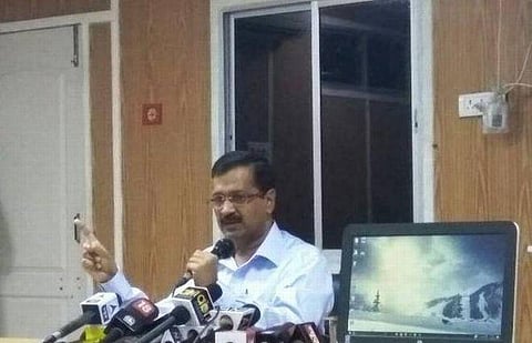 செல்லா நோட்டு திட்டப் பின்னணியில் மகா ஊழல்: கேஜ்ரிவால் சரமாரி குற்றச்சாட்டு