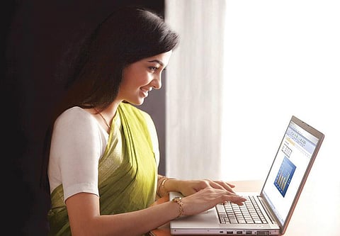 வீட்டில் இருந்தே சம்பாதிக்கலாம்: இணையதளச் சுவரை வாடகைக்கு விடலாமா?