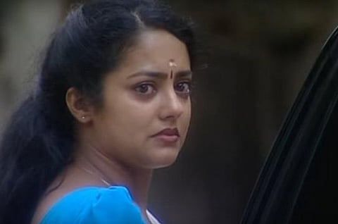 மலையாள திரைப்பட, சின்னத்திரை நடிகை ரேகா மோகன் மர்மமான முறையில் மரணம்