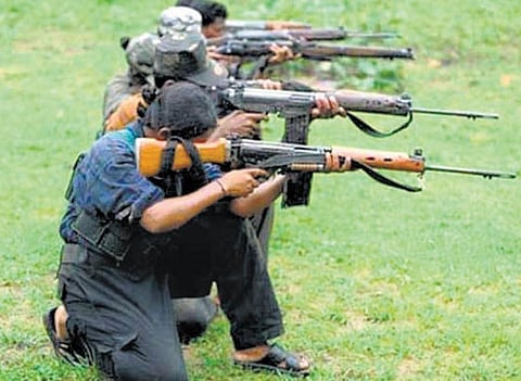 ரூ.7000 கோடிக்கு மேல் பதுக்கியுள்ள மாவோயிஸ்டுகளுக்கு கடும் பாதிப்பு: சட்டீஸ்கர் போலீஸார் தீவிர கண்காணிப்பு﻿