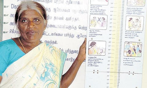முகம் நூறு: ஊரைவிட்டு ஒதுக்கப்பட்டவர் இன்று ஊருக்கே வழிகாட்டி