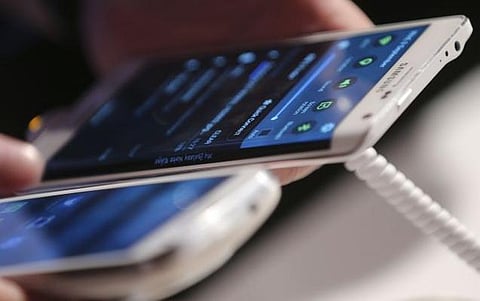 ஆந்திராவில்﻿ இலவச மொபைல் போன் திட்டம்﻿