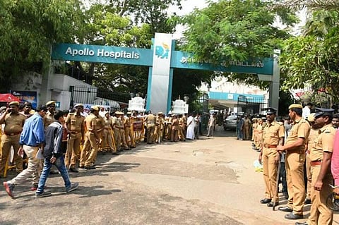 அப்போலோவில் அதிமுக எம்எல்ஏக்கள் கூட்டம்