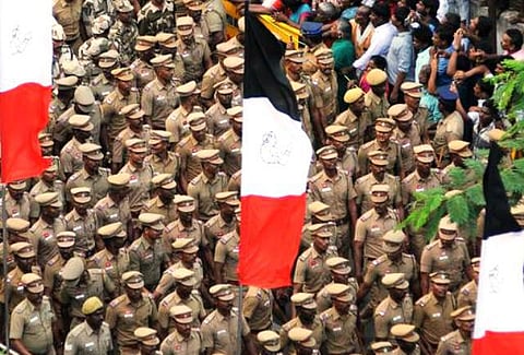 ஜெ. இறுதி ஊர்வலத்தின்போது சிறப்பான பணி: தலைமைச் செயலாளர், டிஜிபிக்கு ஆளுநர் பாராட்டு