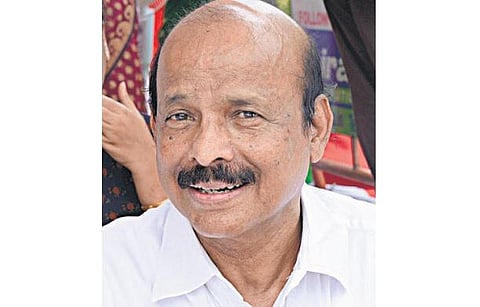 முதல்வர், அமைச்சர்கள் சசிகலாவை சந்திப்பதில் தவறில்லை: பொதுச்செயலாளர் விரைவில் போட்டியின்றி தேர்வு - பொன்னையன் உறுதி