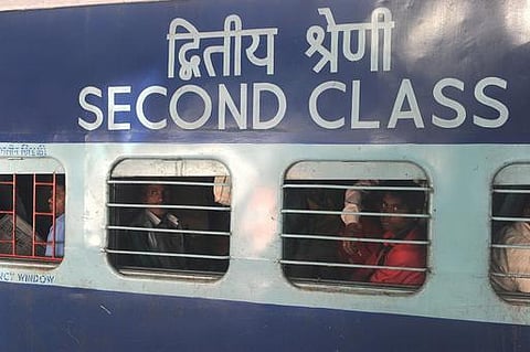ரயில் கட்டணம் உயருகிறது: மத்திய அரசு பரிசீலனை