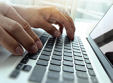 இலவச பொருட்களை வழங்கி வந்த﻿ சிறப்பு திட்ட செயலாக்கப் பிரிவு கலைப்பு: கணினி ஆபரேட்டர்கள் வேலை இழப்பு﻿