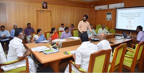 கரும்பு விலையில் ரூ.550 உயர்த்தி டன்னுக்கு ரூ.2,850 ஆக நிர்ணயம்: முதல்வர் ஓபிஎஸ் அறிவிப்பு