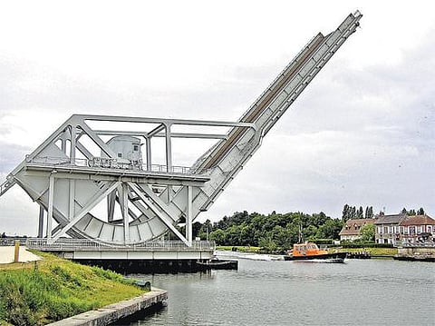 விரைவில் பாம்பனில் செங்குத்து தூக்குப் பாலம்﻿