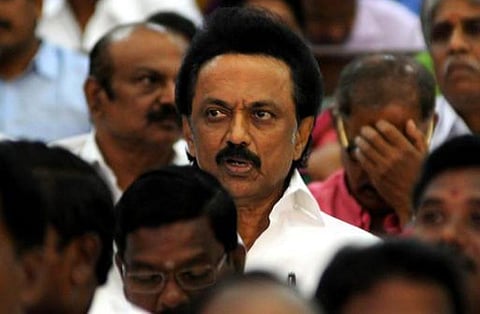 குடும்ப அட்டைகளுக்கு பதிலாக﻿ ஸ்மார்ட் கார்டு திட்டத்தில் அரசு மெத்தனம்﻿: திமுக பொருளாளர் ஸ்டாலின் கண்டனம்﻿