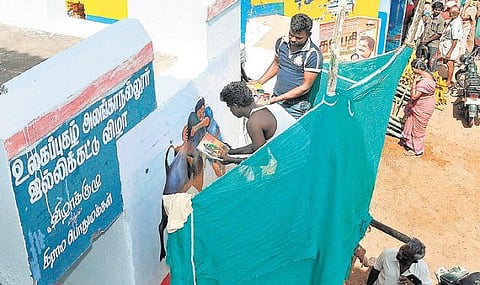 சட்ட சிக்கல்களுக்கு இடையேயும்﻿ அலங்காநல்லூரில் புதுப்பொலிவு பெறும் ஜல்லிக்கட்டு வாடிவாசல்﻿