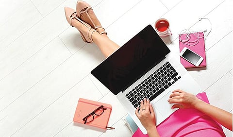 வீட்டில் இருந்தே சம்பாதிக்கலாம்: வீடியோ எடுங்க விளம்பரம் செய்யுங்க