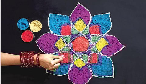 குறிப்புகள் பலவிதம்: எடுப்பான கோலத்துக்குத் தேங்காய்