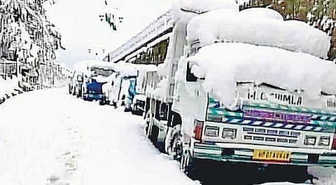 இமாச்சல பிரதேசத்தில் கடும் பனிப்பொழிவு﻿: இயல்பு வாழ்க்கை பாதிப்பு﻿