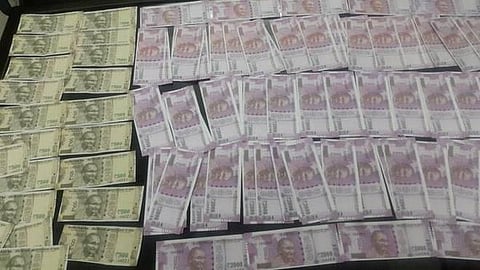 டெல்லியில் கள்ள நோட்டுகள் அச்சடித்த கும்பல் கைது