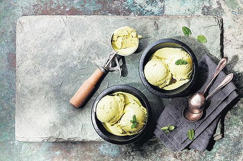 காரணம் ஆயிரம்: சுடச் சுட ஐஸ் கிரீம்!