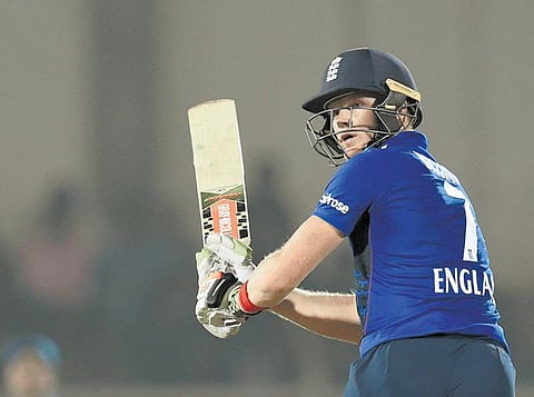 தோனி அதிரடி வீணானது: பயிற்சி ஆட்டத்தில் இங்கிலாந்து வெற்றி