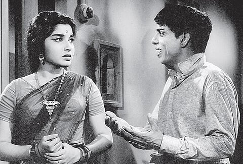 என்னருமை தோழி..! -10: அந்த தற்கொலை காட்சி!