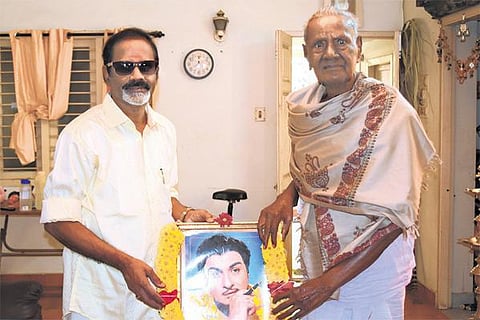 எம்.ஜி.ஆர். படத்துக்கு என்.எஸ்.கிருஷ்ணன் தம்பி மரியாதை