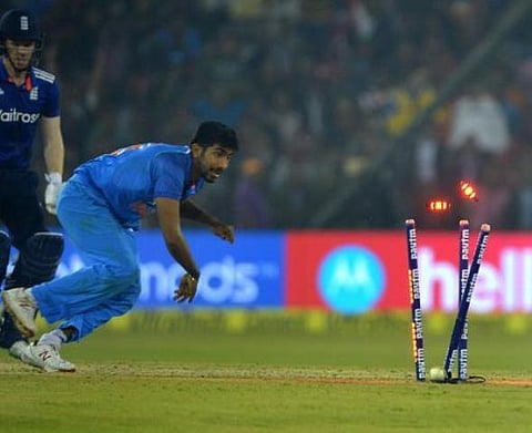 மோர்கன் சதம் வீண்; அஸ்வின் அபாரம்: பரபரப்பான ஆட்டத்தில் தொடரை வென்றது இந்தியா