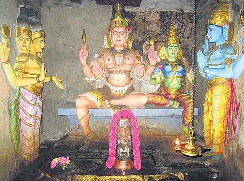 ஐந்து நிறங்களில் அருள்பாலிக்கும் ஈசன்﻿