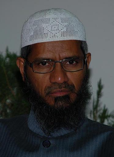 ஜாகிர் நாயக், உதவியாளர்களின் 78 வங்கிக் கணக்குகளில் குவிந்த நிதி: என்ஐஏ விசாரணை