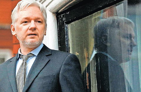 ஜூலியன் அசாஞ்சே: பலிகடாவா, வில்லனா?