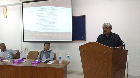 5 கேள்விகள் 5 பதில்கள்: கல்லூரிகளில் மாணவர் தேர்தல் நடத்த வேண்டும்!- பேராசிரியர் சுப.வீரபாண்டியன்﻿ நேர்காணல்