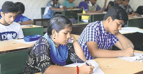 பிளஸ் 2 தனித் தேர்வர்கள் ஹால்டிக்கெட் பெற அவகாசம்﻿: அரசு தேர்வுத் துறை அறிவிப்பு﻿