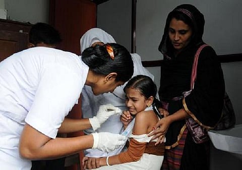 எம்-ஆர் தடுப்பூசி அவசியமா... ஆபத்தா?- ஒரு மருத்துவ பார்வை