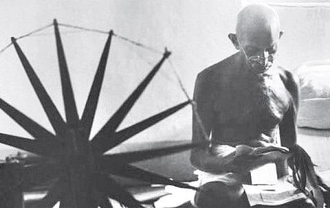 என்றும் காந்தி!- 3: அகிம்சைதான் மீட்சிக்கான ஒரே வழி