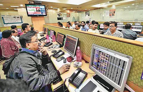 பட்ஜெட் எதிரொலி: இந்திய பங்குச்சந்தைகள் ஏற்றம் - சென்செக்ஸ் 485 புள்ளிகள் உயர்வு﻿