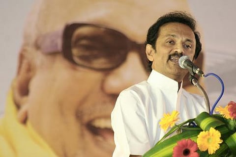 தமிழகத்தின் உரிமைகள் தாரைவார்ப்பு: அரசு வெள்ளை அறிக்கை வெளியிட வேண்டும்﻿- முதல்வர் பன்னீர்செல்வத்துக்கு மு.க.ஸ்டாலின் கோரிக்கை﻿