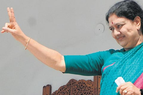 சென்னையில் நாளை அதிமுக எம்எல்ஏக்கள் கூட்டம்: முதல்வர் ஆகிறாரா சசிகலா?