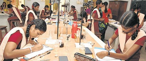 பிளஸ் 2 செய்முறை தேர்வு சென்னையில் தொடங்கியது: 40 ஆயிரம் மாணவர்கள் பங்கேற்பு