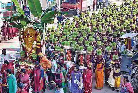 ஈஷா யோக மையத்தில் லிங்க பைரவி கொண்டாட்டம்﻿