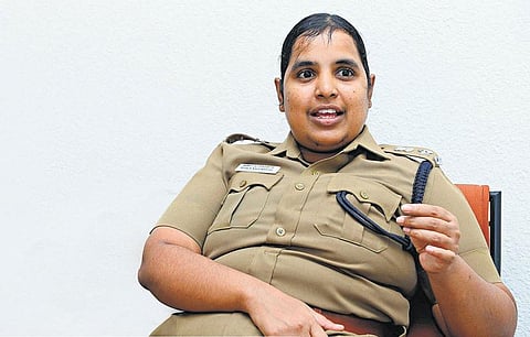 களம் புதிது: பயந்தால் ஜெயிக்க முடியாது! - திருச்சி மத்தியச் சிறையின் முதல் பெண் அதிகாரி