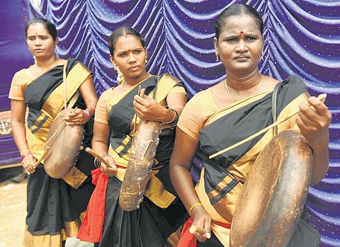 முகம் நூறு: உரத்து ஒலிக்கும் பெண்களின் குரல்