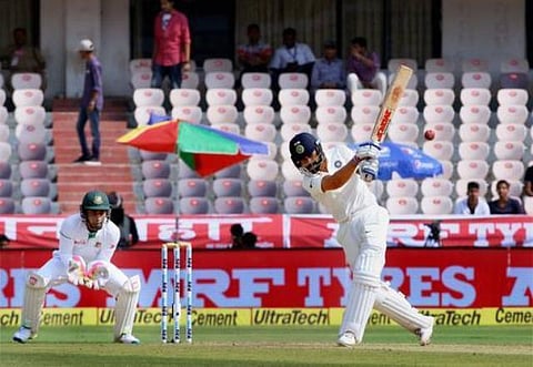 ஆடுகளம் பற்றியெல்லாம் கவலைப்படும் பேட்ஸ்மென் அல்ல விராட் கோலி: பயிற்சியாளர் ராஜ்குமார் சர்மா