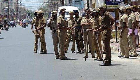 வேலை வேண்டுமா?- சீருடைப் பணி 15,711 காலியிடங்கள்﻿