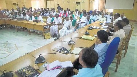 கரும்பு நிலுவைத் தொகையை தமிழக அரசே நேரிடையாக வழங்கவேண்டும்﻿: குறைதீர்வுக் கூட்டத்தில் விவசாயிகள் கோரிக்கை﻿﻿