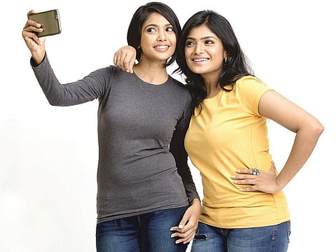 என் பாதையில்: நட்பைக் கொண்டாடத் தயக்கம் ஏன்?