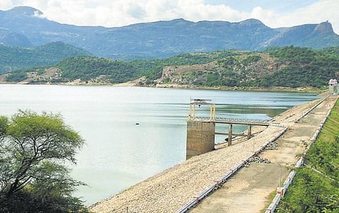 திருமூர்த்தி, அமராவதி அணைகளில் தேங்கியுள்ள வண்டல் மண் எடுக்க அனுமதி அளிக்கப்படுமா?