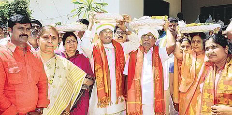 மகா சிவராத்திரியையொட்டி காளஹஸ்தியில் குவியும் பக்தர்கள்﻿ :அரசு சார்பில் பட்டு வஸ்திரம் காணிக்கை﻿﻿