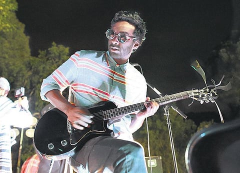 நாடோடிப் பாடகன்!