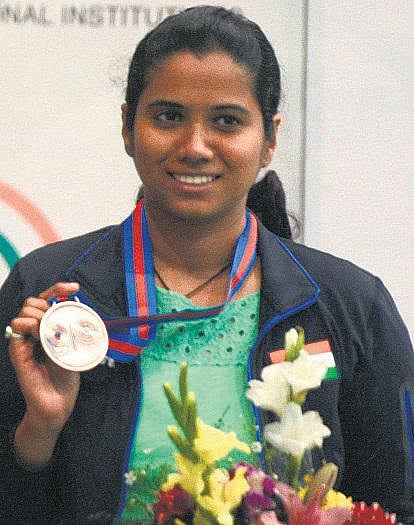 துப்பாக்கி சுடும் போட்டி: இந்திய வீராங்கனைக்கு வெண்கல பதக்கம்﻿