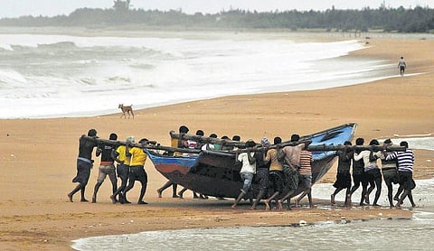 மீனவர் வாழ்வில் புகுந்தது ஆமையா? அமீனாவா?﻿