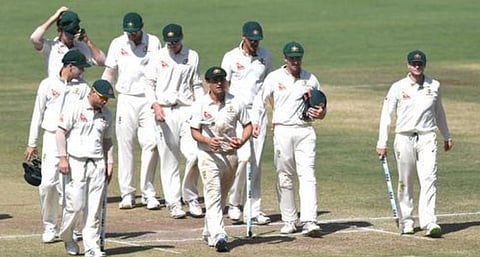 மீண்டும் ஓகீஃப் அபாரம்: 3-வது நாளில் 333 ரன்களில் இந்தியா மோசமான தோல்வி