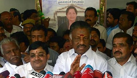 மாவட்ட நிர்வாகிகளுடன் ஓபிஎஸ் தொடர் ஆலோசனை﻿